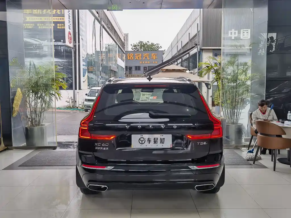 Volvo XC60 2020 — фото 15