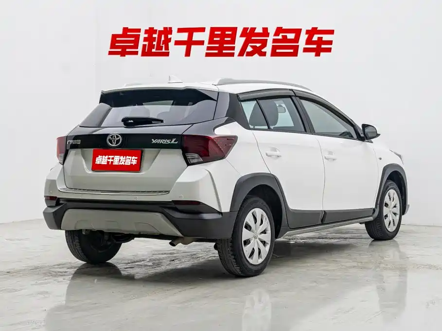 Toyota Yaris L 2022 — фото 3