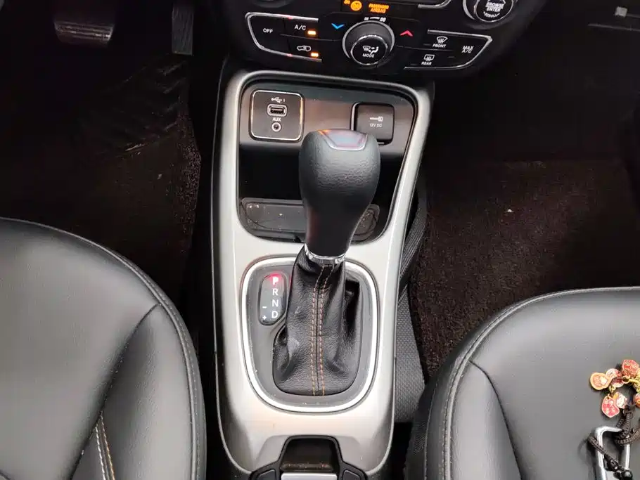 Jeep Compass 2020 — фото 16