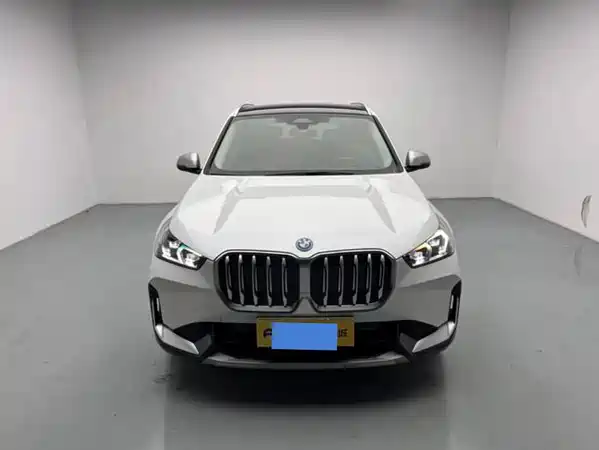 BMW iX1 2024