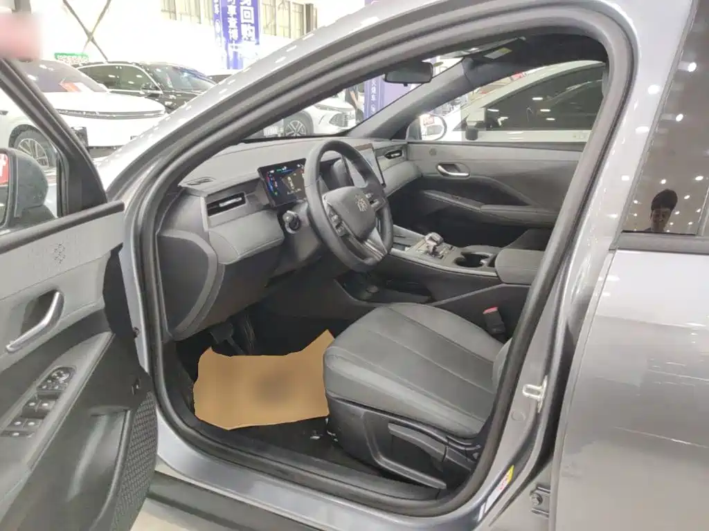 BYD Qin PLUS 2025 — фото 16