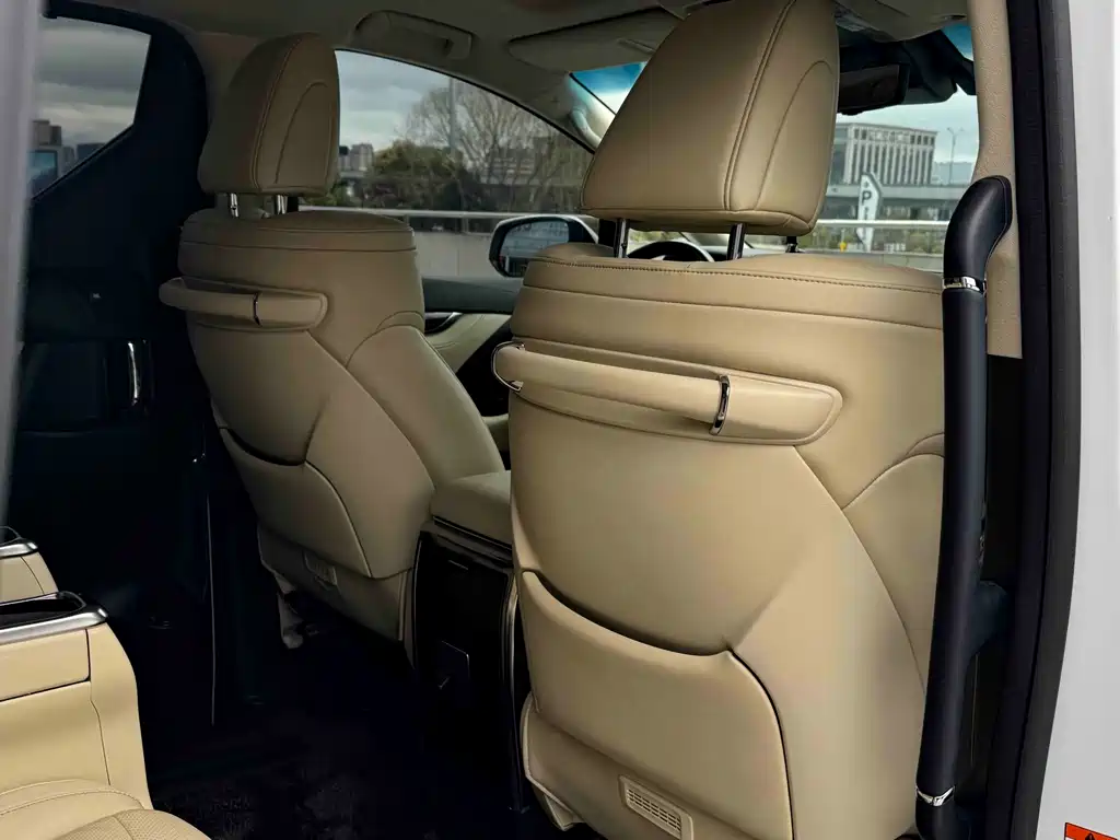 Toyota Alphard 2020 — фото 10