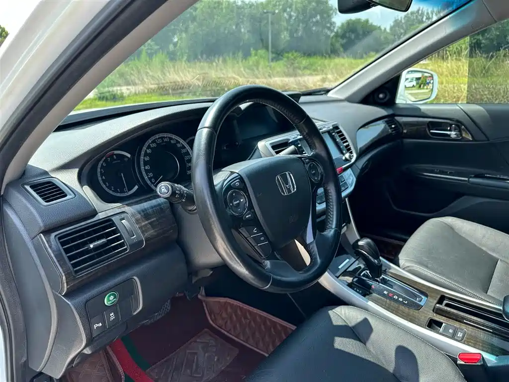 Honda Accord 2014 — фото 14