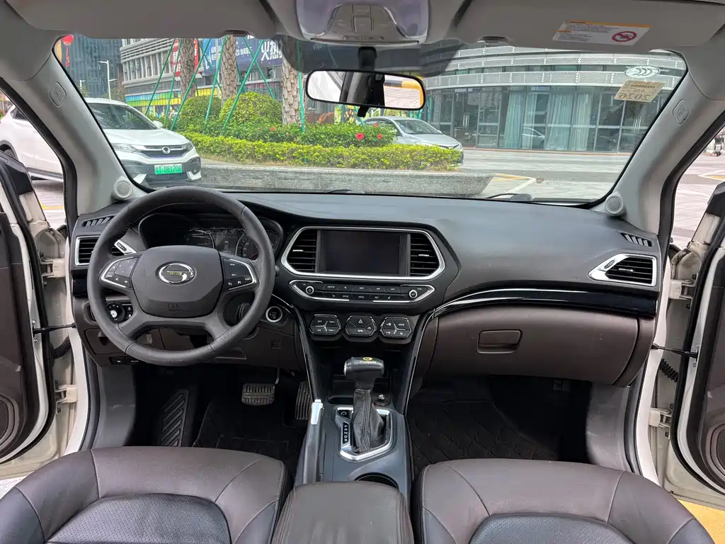 GAC Motor Trumpchi GS4 2015 — фото 13