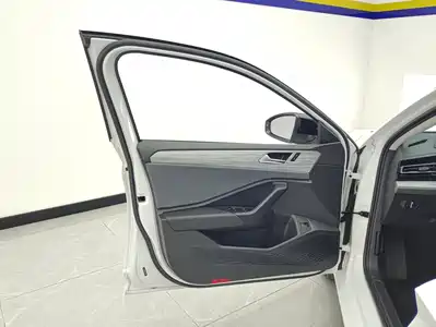 Volkswagen Sagitar 2023
