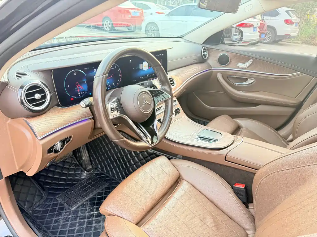 Mercedes-Benz E-Class 2023 — фото 10