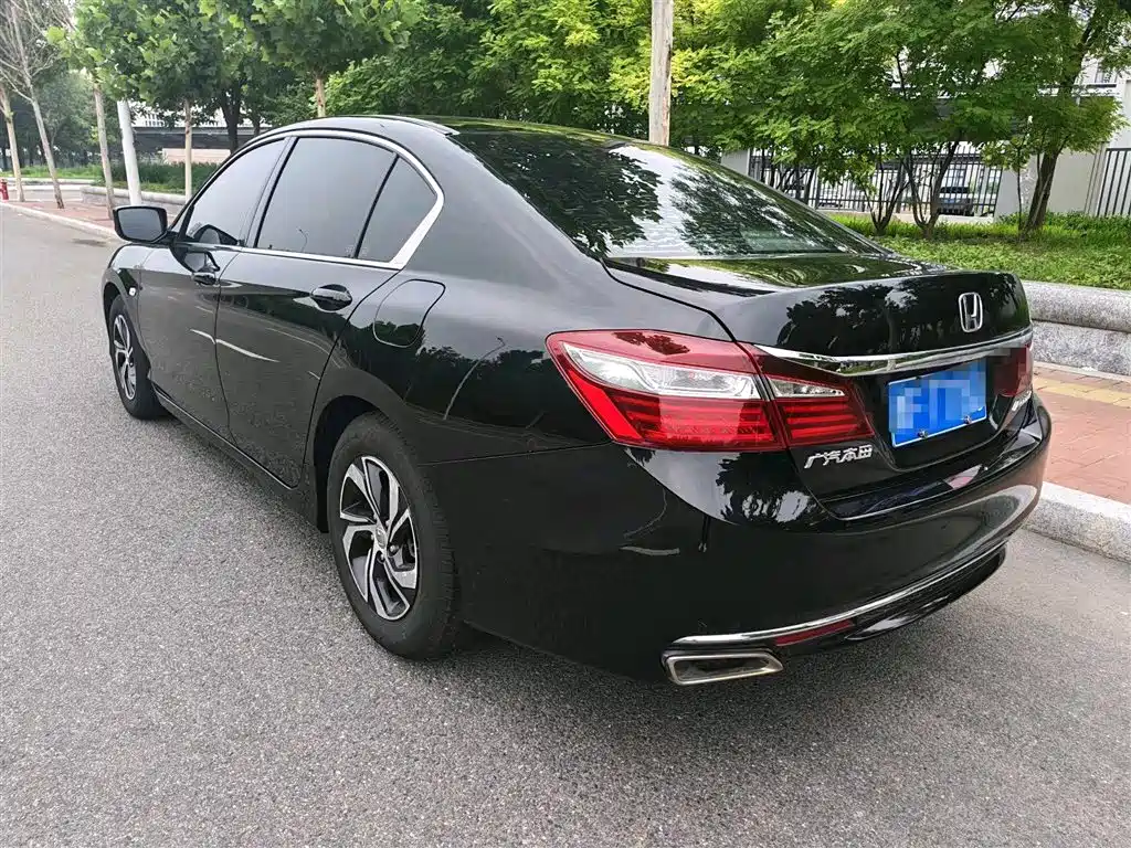 Honda Accord 2017 — фото 6