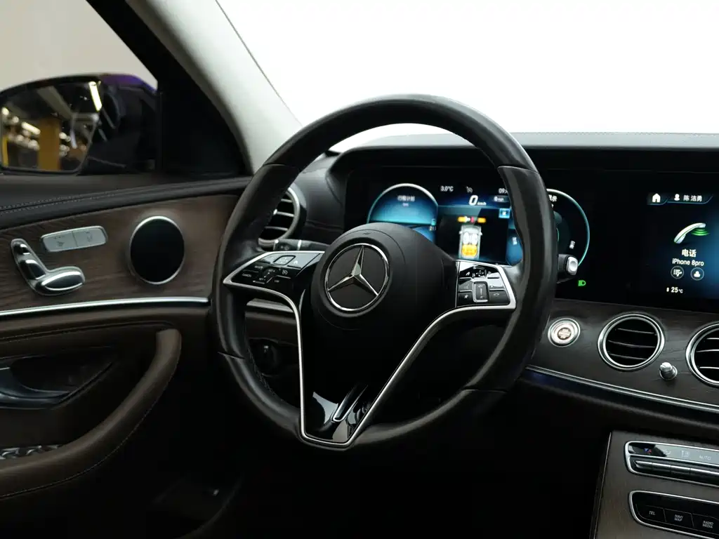 Mercedes-Benz E-Class 2022 — фото 18
