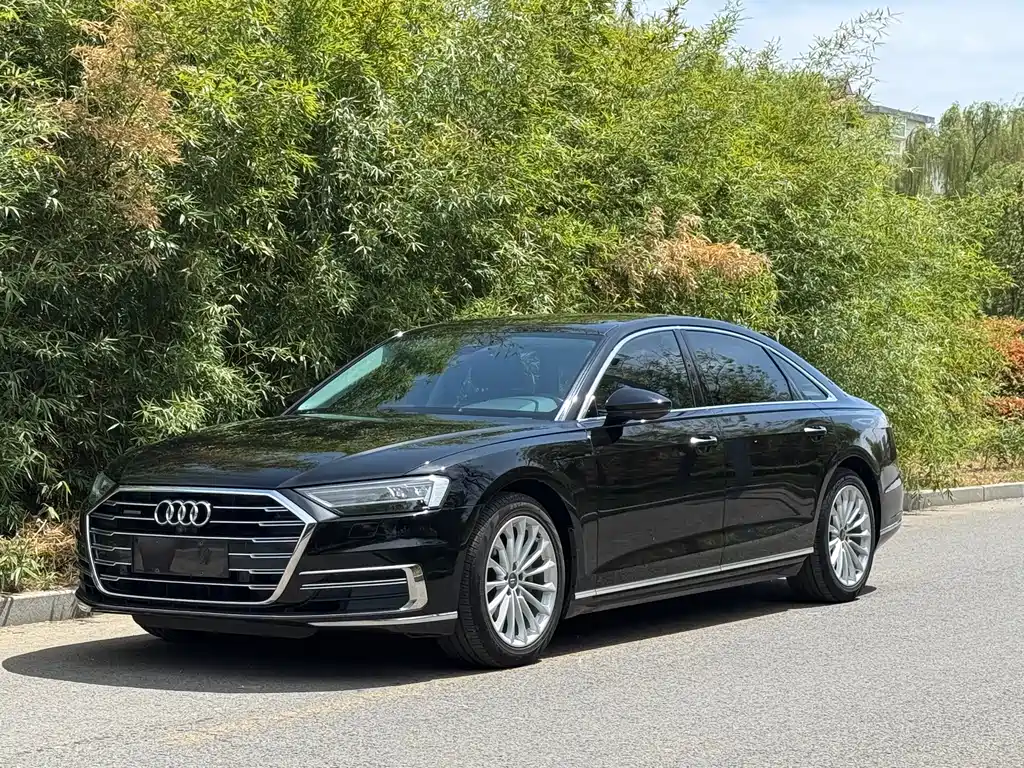 Audi A8 2020 — фото 1