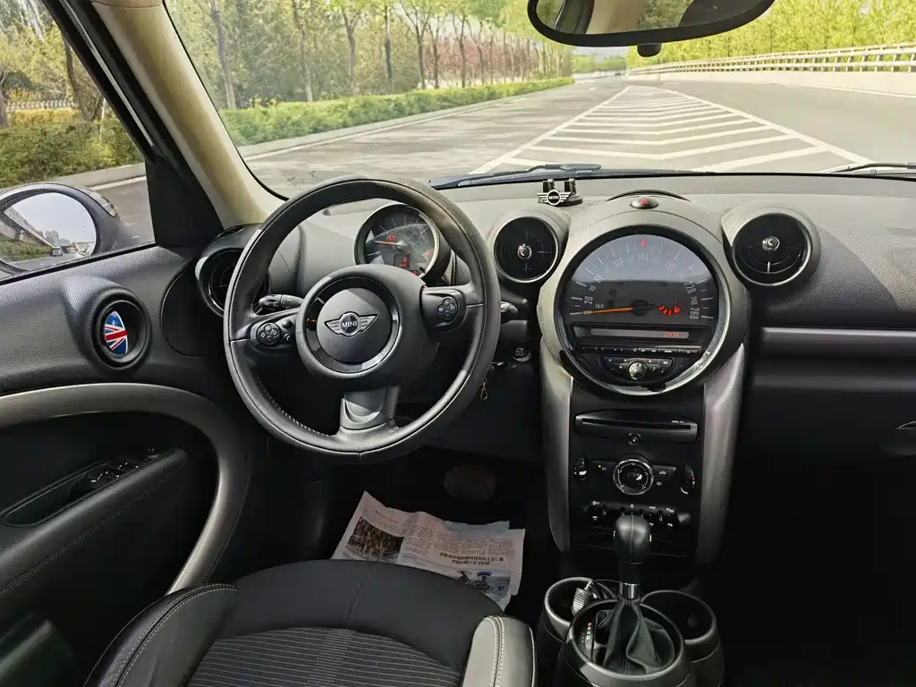 MINI Countryman 2015 — фото 11