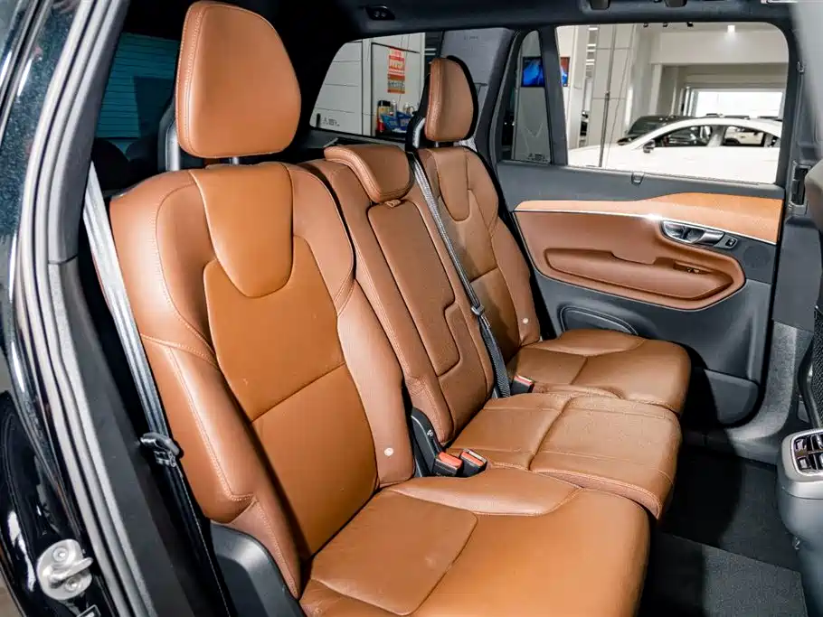 Volvo XC90 2022 — фото 20