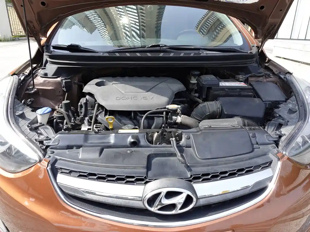 Hyundai Elantra Langdong 2016 — фото 11