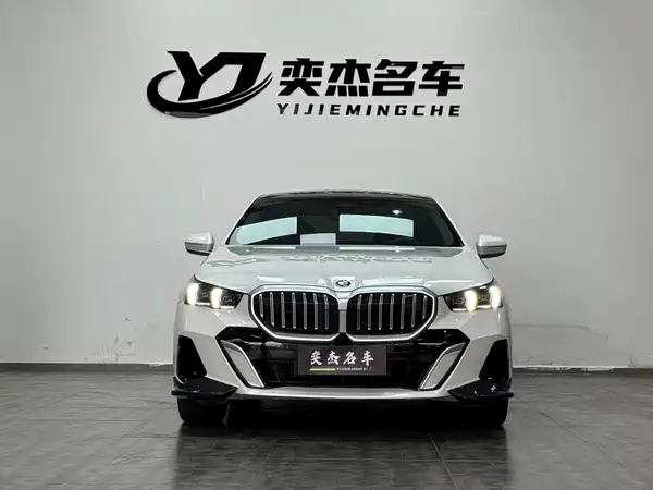BMW 5 Series 2025
