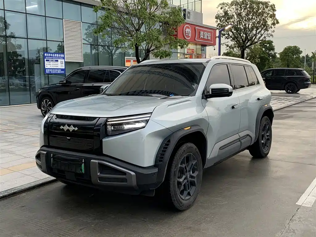 Fang Cheng Bao Titanium 3 2025