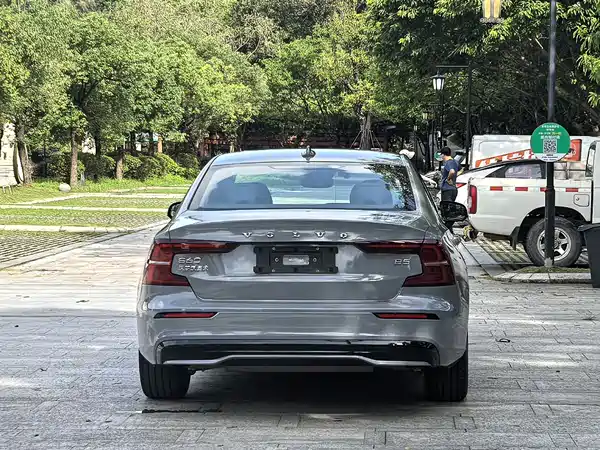 Volvo S60 2024