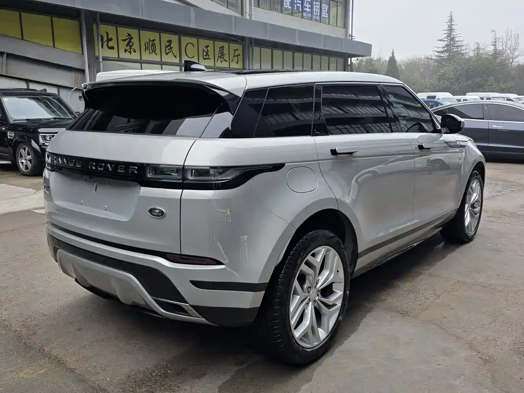 Land Rover Evoque 2023 — фото 11