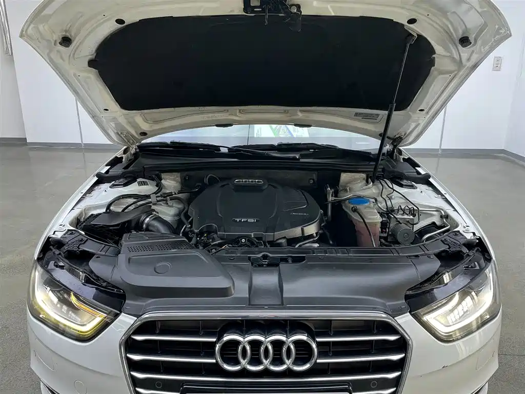 Audi A4L 2015 — фото 9