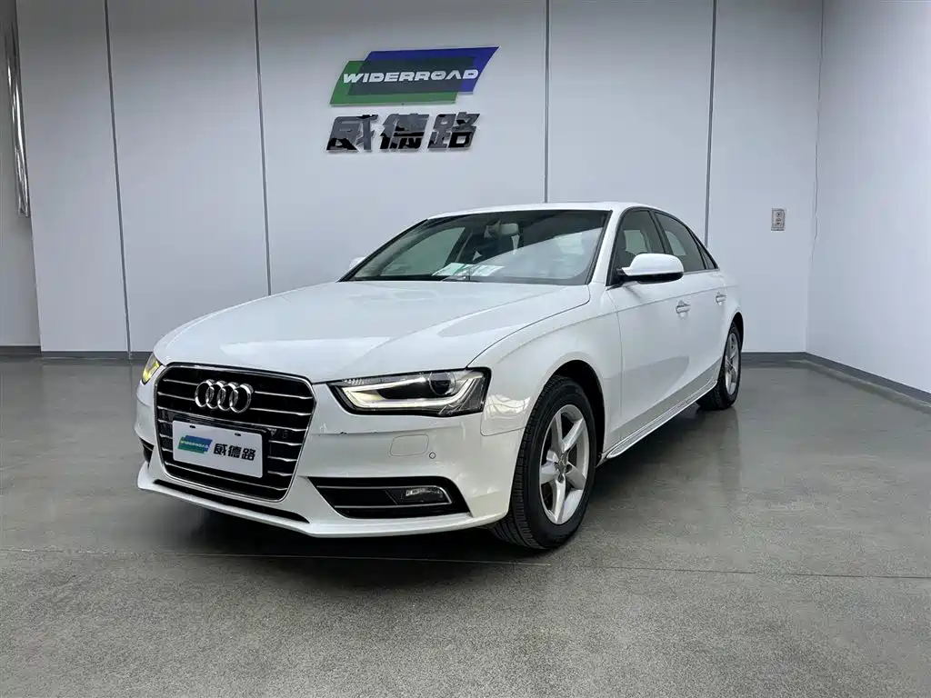 Audi A4L 2015 — фото 1