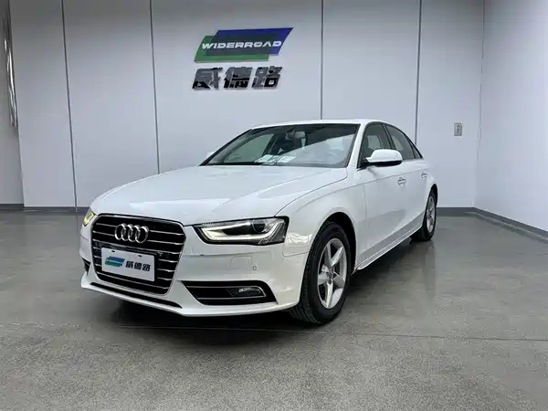 Audi A4L 2015