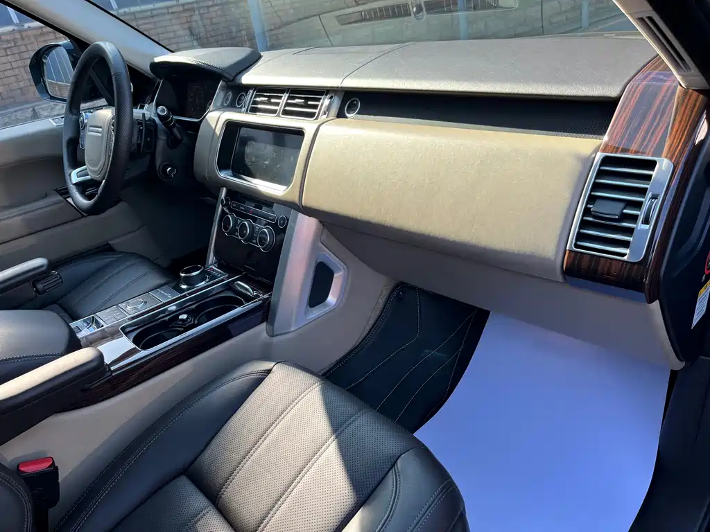 Land Rover Range Rover 2018 — фото 31
