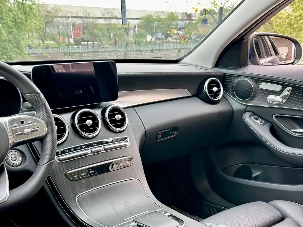 Mercedes-Benz C-Class 2021 — фото 17