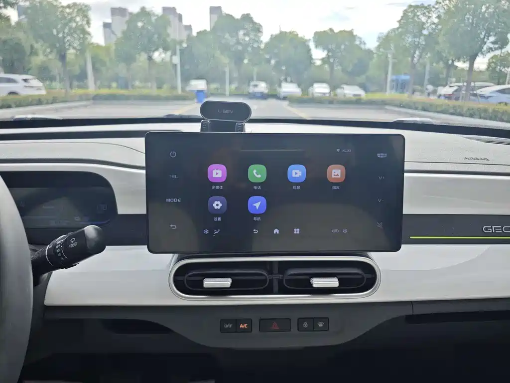 Geely Galaxy Panda 2025 — фото 13