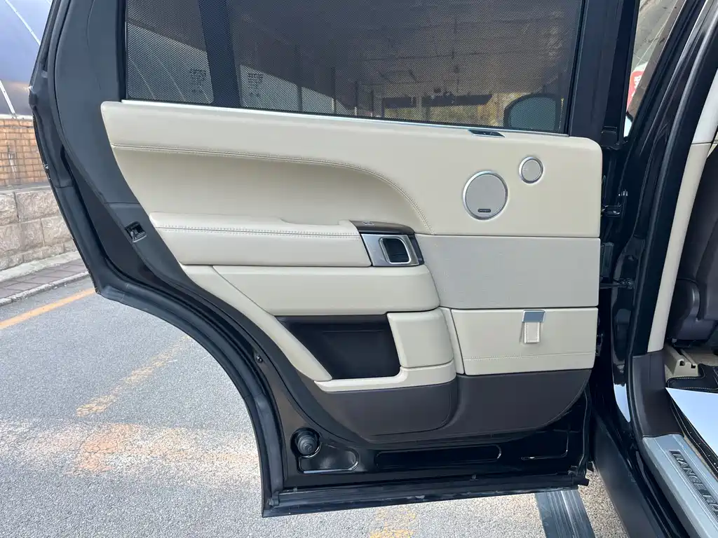 Land Rover Range Rover 2018 — фото 18