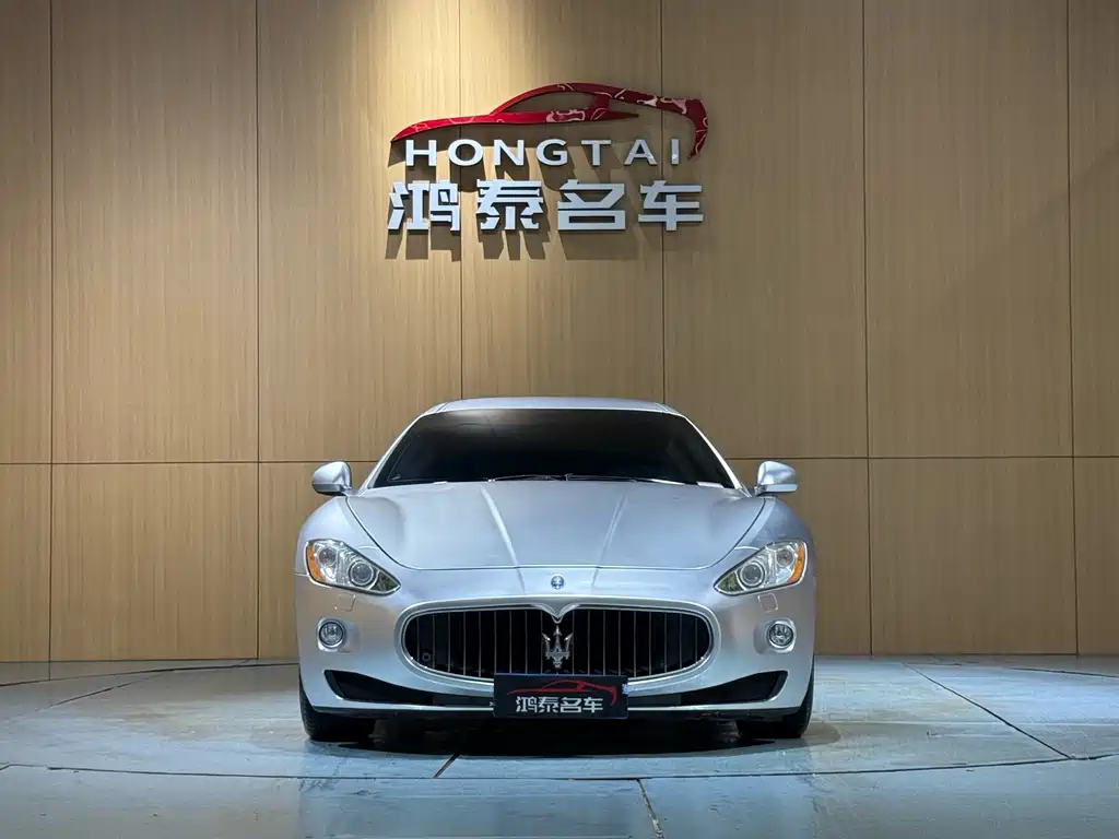 Maserati GranTurismo 2011 — фото 2