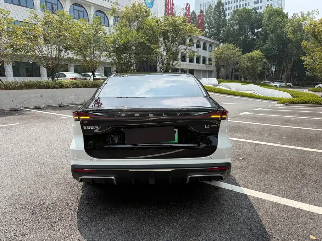 Geely Galaxy L6 2025 — фото 10