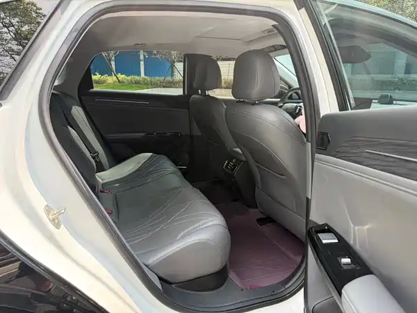 Geely Galaxy L6 2025