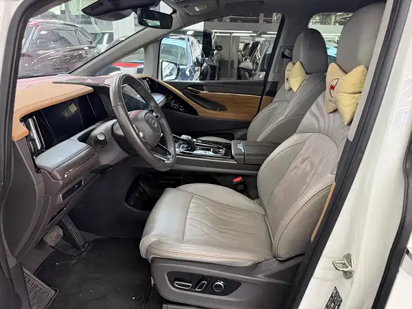 GAC Trumpchi M8 2024