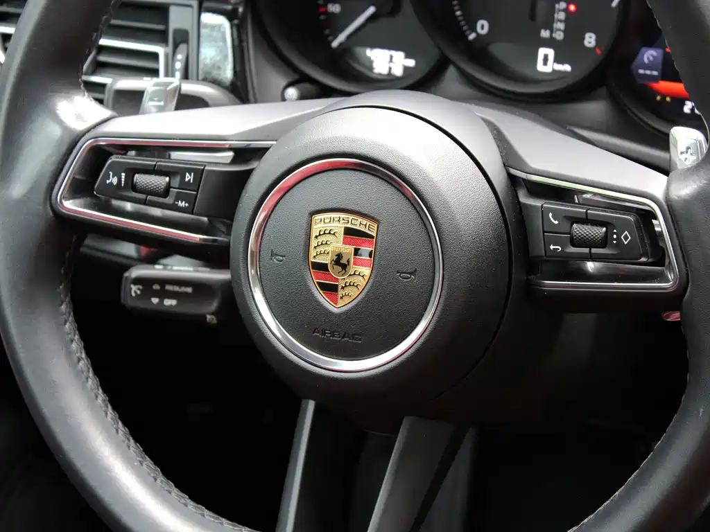 Porsche Macan 2022 — фото 8