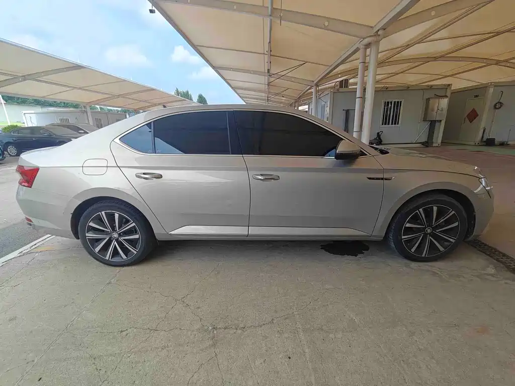 Skoda Superb 2021
