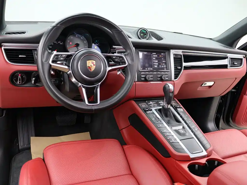 Porsche Macan 2015 — фото 10