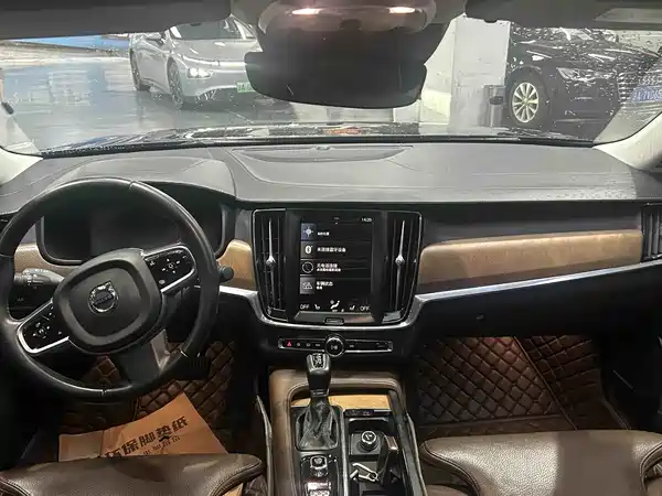 Volvo S90 2019