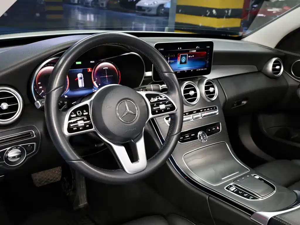 Mercedes-Benz C-Class 2019 — фото 11