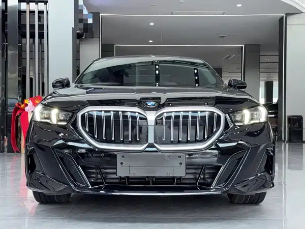 BMW 5 Series 2025