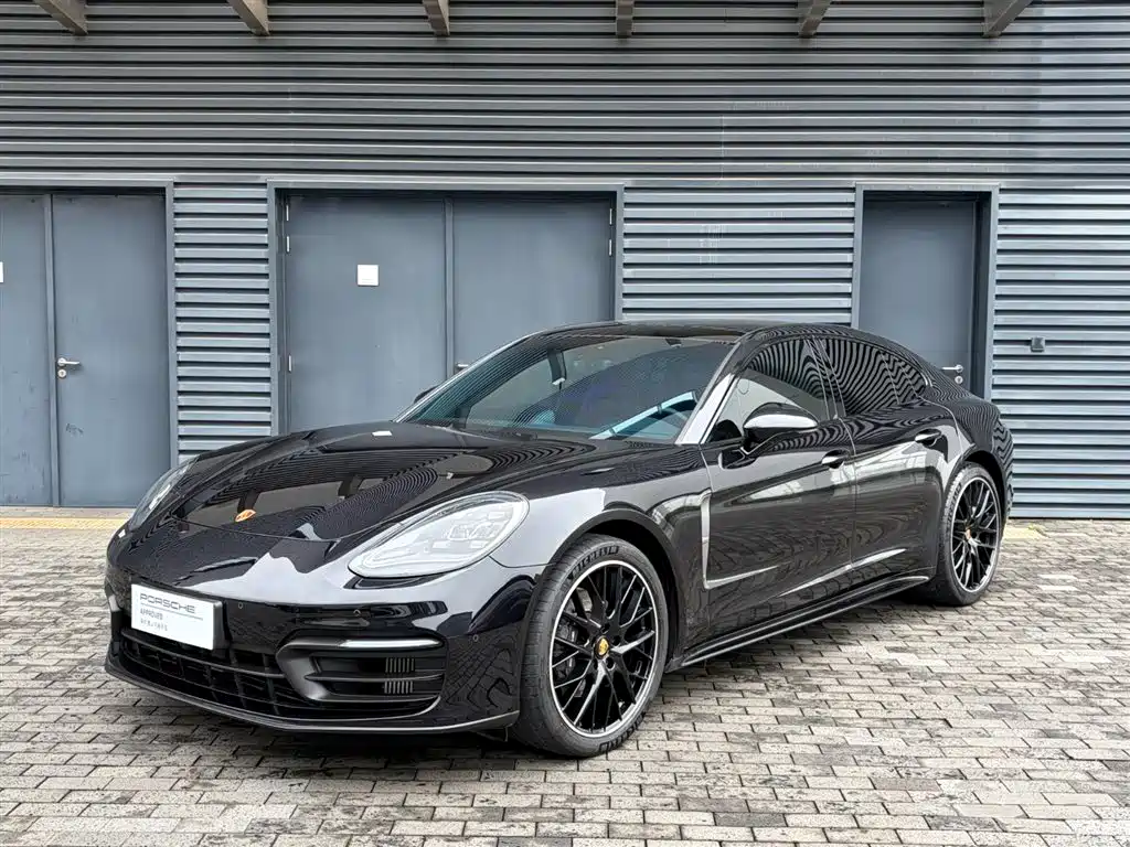 Porsche Panamera 2023 — фото 1