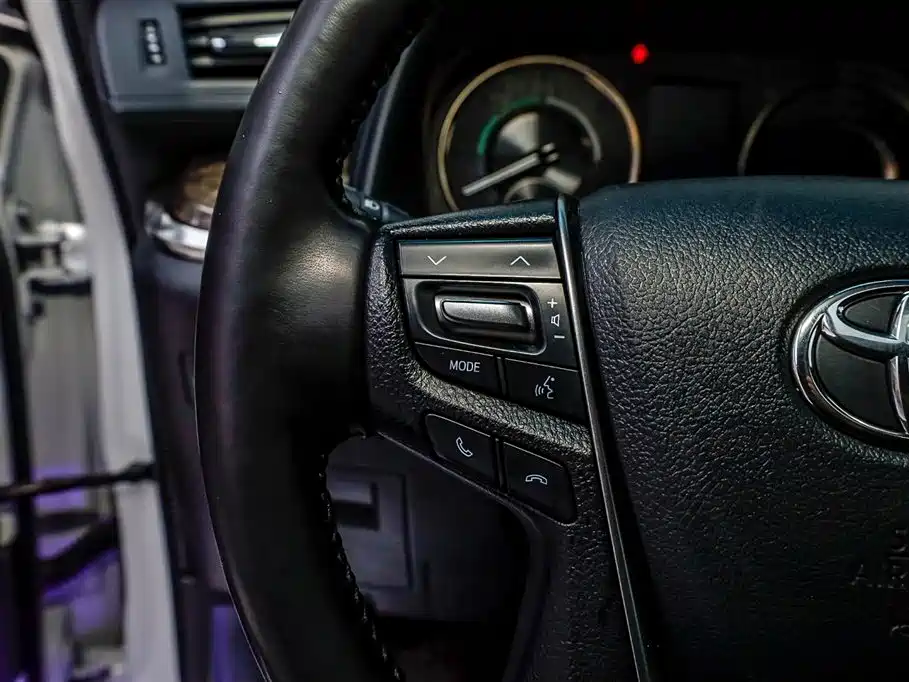 Toyota Alphard 2021 — фото 17