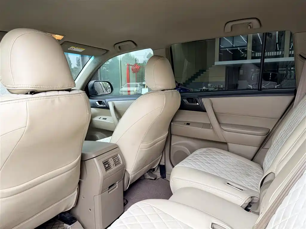 Toyota Highlander 2015 — фото 16
