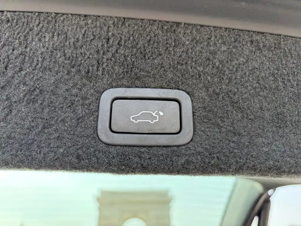 Volvo XC60 2015 — фото 16