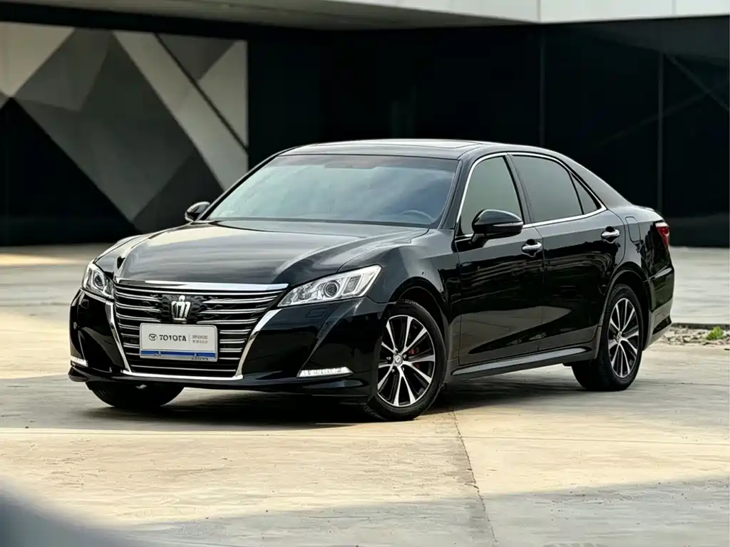 Toyota Crown 2016