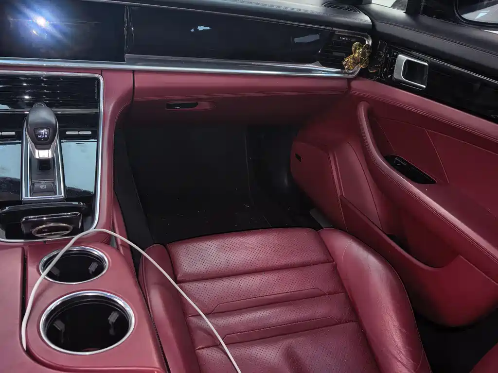 Porsche Panamera 2019 — фото 11