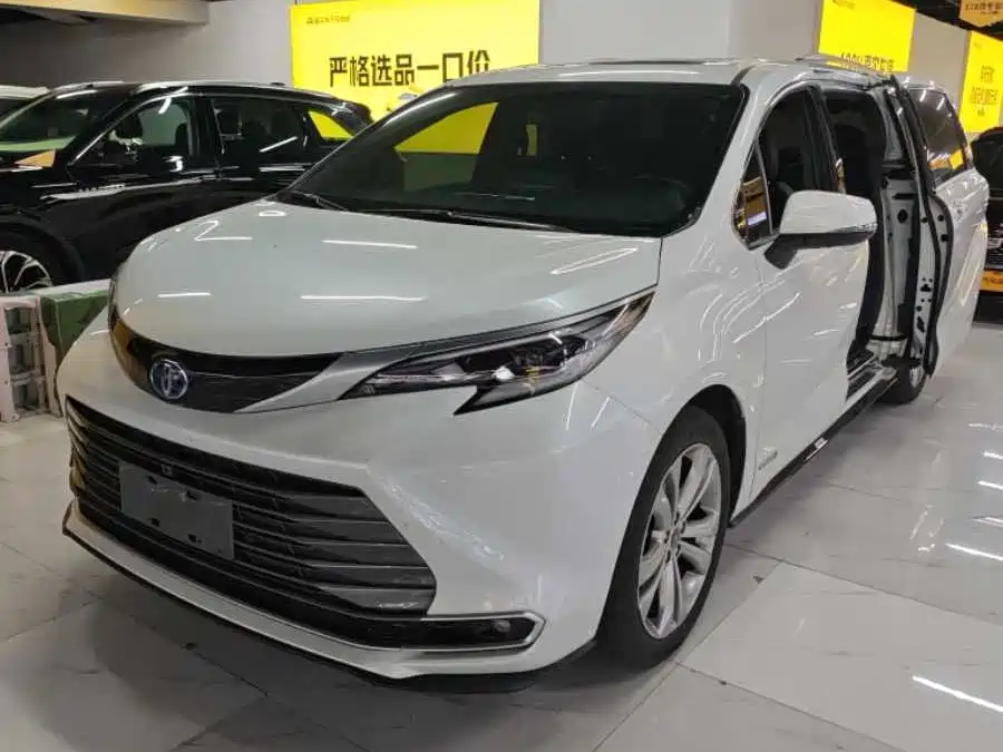 Toyota Sienna 2024