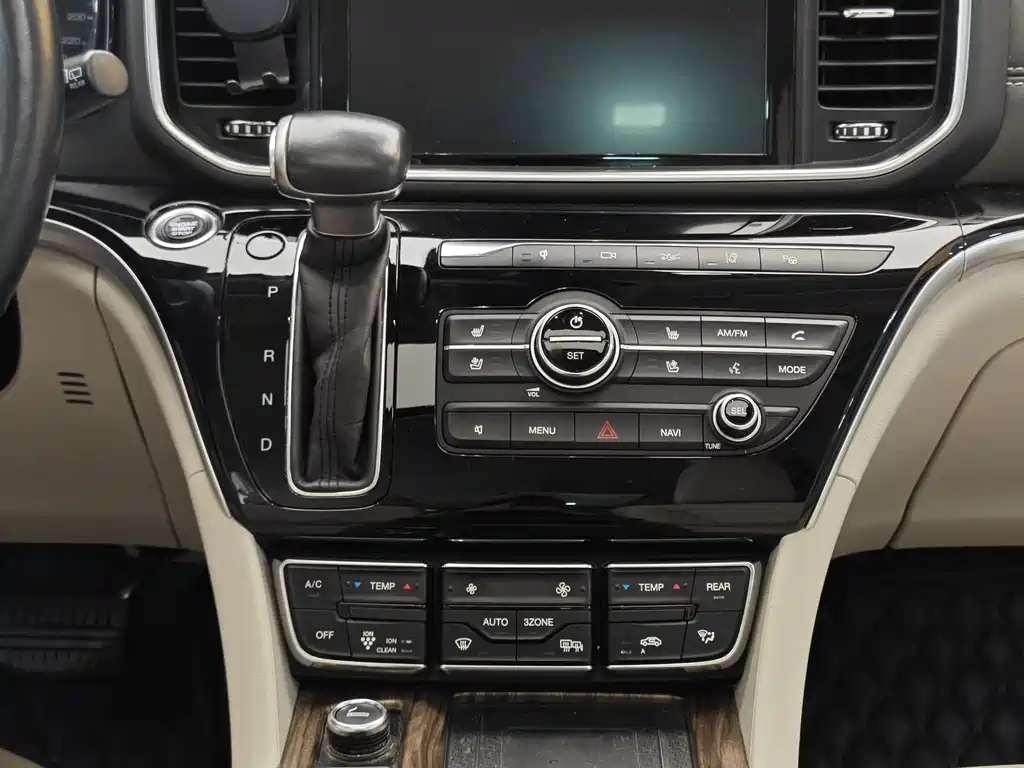 GAC Motor Trumpchi M8 2018 — фото 19