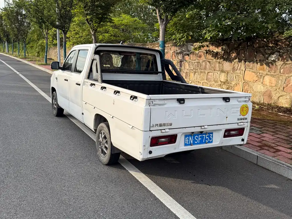Wuling Journey 2021