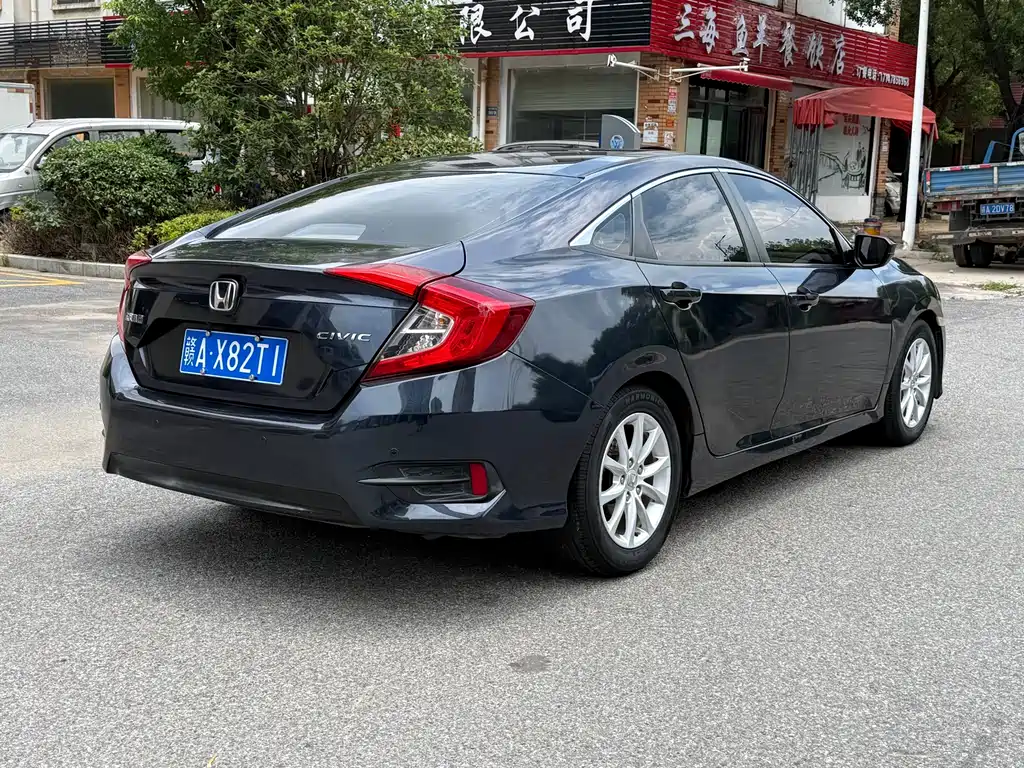 Honda Civic 2017 — фото 13