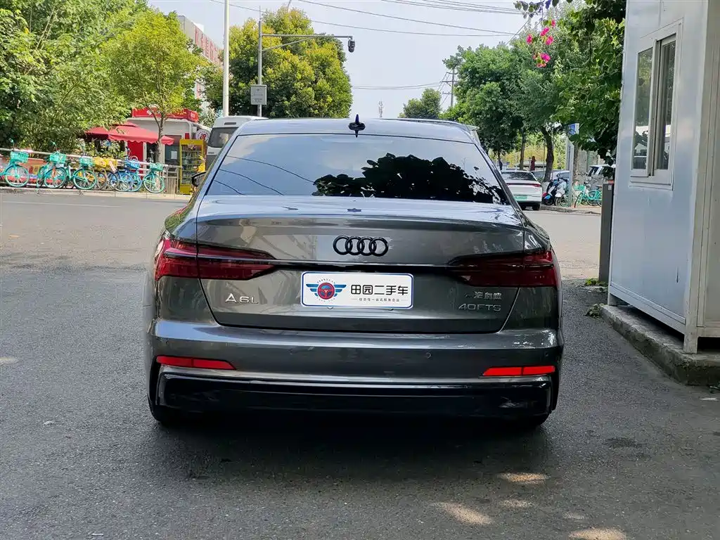 Audi A6L 2022