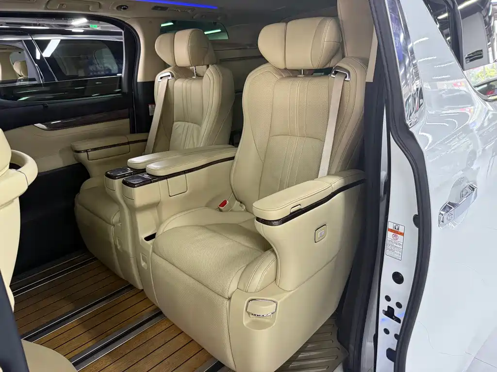 Toyota Alphard 2021