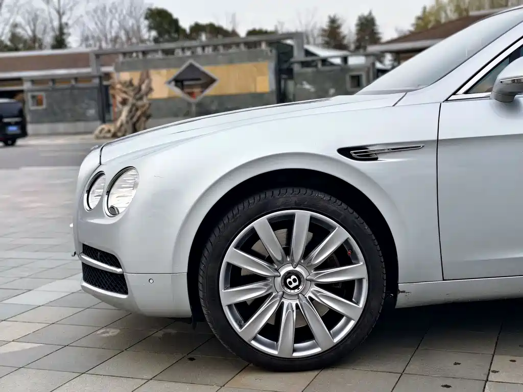 Bentley Flying Spur 2016 — фото 6